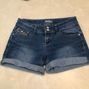 “SOUNDGIRL” Jean Shorts ( Junior Size 7)